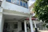2 Bedroom Townhouse for Sale or Rent in Phlapphla, Bangkok