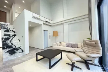 3 Bedroom Townhouse for sale in Khlong Chaokhun Sing, Bangkok near MRT Mahatthai