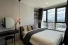 1 Bedroom Condo for sale in XT Huaikhwang, Din Daeng, Bangkok near MRT Huai Khwang