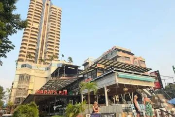 2 Bedroom Condo for sale in Na Kluea, Chonburi