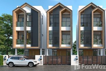 4 Bedroom Townhouse for sale in Khlong Tan Nuea, Bangkok