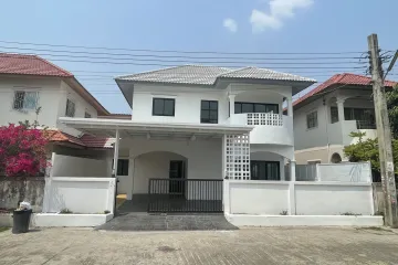 3 Bedroom House for sale in Nong Khang Phlu, Bangkok