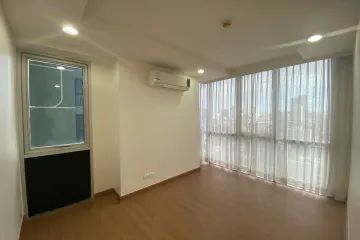 2 Bedroom Condo for sale in Chom Phon, Bangkok near BTS Ladphrao Intersection
