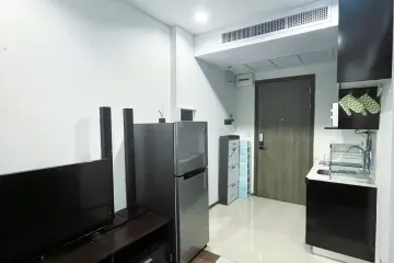 1 Bedroom Condo for sale in Bang Lamphu Lang, Bangkok near BTS Wongwian Yai