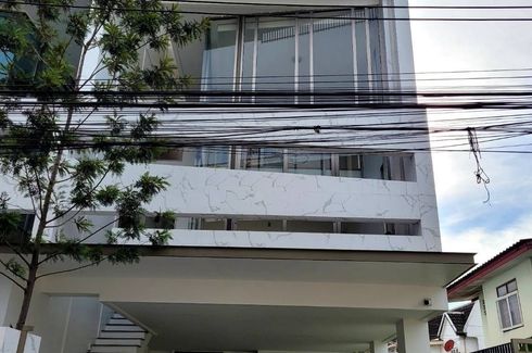 4 Bedroom Townhouse for sale in Chantharakasem, Bangkok