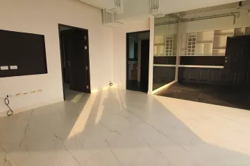 2 Bedroom Condo for sale in Bang Kapi, Bangkok near MRT Pradit Manutham