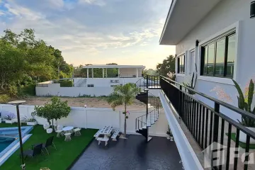 6 Bedroom Villa for Sale or Rent in Bang Lamung, Chonburi