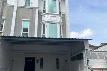 3 Bedroom Townhouse for sale in Hua Mak, Bangkok