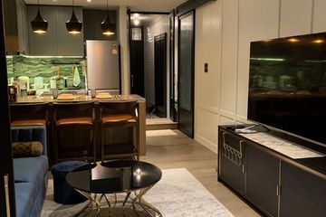 2 Bedroom Condo for sale in Silom, Bangkok near BTS Saphan Taksin