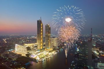 2 Bedroom Condo for sale in Khlong Ton Sai, Bangkok near BTS Charoen Nakhon