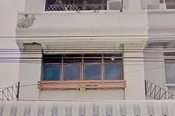 4 Bedroom Commercial for sale in Huai Khwang, Bangkok