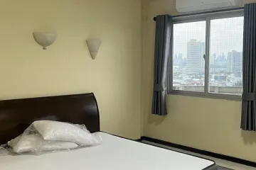 1 Bedroom Condo for rent in Bang Phong Pang, Bangkok