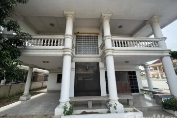 4 Bedroom House for sale in Sala Thammasop, Bangkok