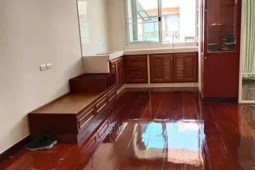 3 Bedroom Condo for sale in Din Daeng, Bangkok near MRT Thailand Cultural Centre