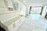 1 Bedroom Condo for sale in Bang Lamphu Lang, Bangkok