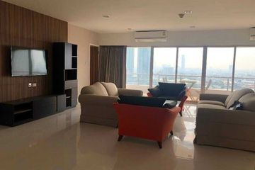 2 Bedroom Condo for sale in Bang Lamphu Lang, Bangkok near BTS Saphan Taksin