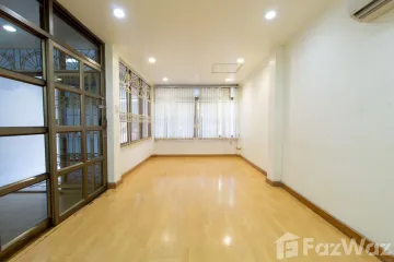 4 Bedroom Townhouse for sale in Thung Maha Mek, Bangkok near MRT Lumpini