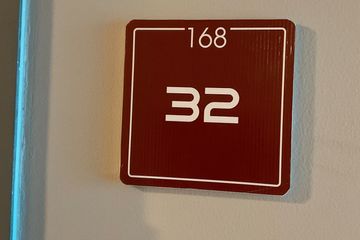 2 Bedroom Condo for sale in Chom Phon, Bangkok near MRT Phahon Yothin