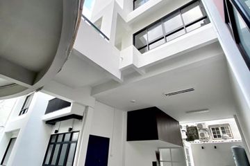 7 Bedroom Townhouse for Sale or Rent in Bang Chak, Bangkok near BTS Punnawithi