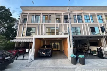 3 Bedroom House for sale in Hua Mak, Bangkok