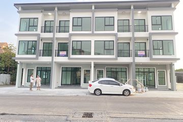 4 Bedroom Townhouse for sale in Dokmai, Bangkok