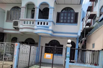3 Bedroom Townhouse for rent in Tha Raeng, Bangkok