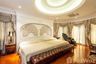 5 Bedroom Villa for sale in Din Daeng, Bangkok near MRT Phra Ram 9