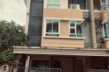 4 Bedroom Townhouse for sale in Anusawari, Bangkok