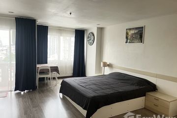 Condo for rent in Bang Bamru, Bangkok near MRT Bang Yi Khan