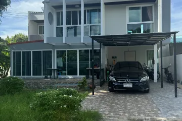 4 Bedroom House for sale in Prawet, Bangkok