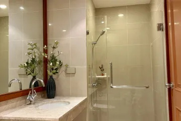 1 Bedroom Condo for sale in Noble 09 Ruamrudee, Lumpini, Bangkok near BTS Ploen Chit