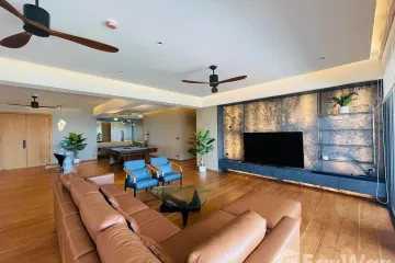 4 Bedroom Condo for Sale or Rent in Phra Khanong Nuea, Bangkok near BTS Ekkamai