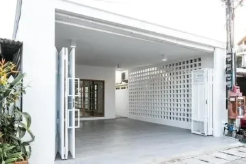 2 Bedroom House for Sale or Rent in Nong Pa Khrang, Chiang Mai