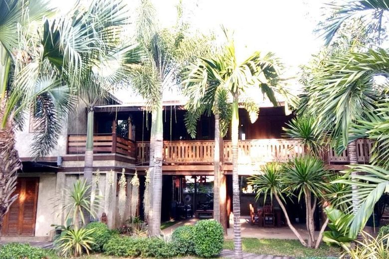7 Bedroom House