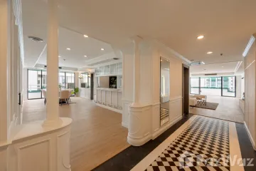 3 Bedroom Apartment for sale in Khlong Toei Nuea, Bangkok near MRT Sukhumvit