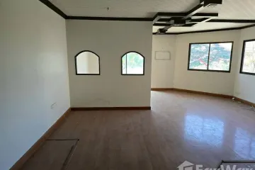 1 Bedroom Condo for sale in Nong Pa Khrang, Chiang Mai