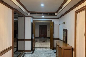 2 Bedroom Condo for sale in Khlong Toei Nuea, Bangkok near MRT Sukhumvit