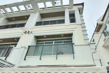 4 Bedroom Townhouse for Sale or Rent in Bang Kho, Bangkok near BTS Wutthakat