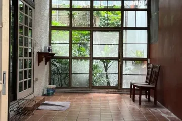 4 Bedroom Townhouse for sale in Pathum Wan, Bangkok near BTS National Stadium