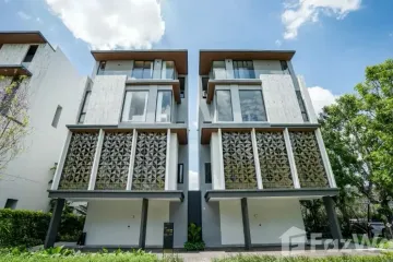 3 Bedroom House for sale in Bang Kapi, Bangkok