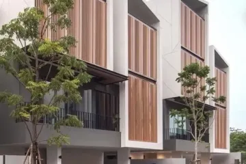 4 Bedroom House for sale in Phra Khanong Nuea, Bangkok near BTS Phra Khanong