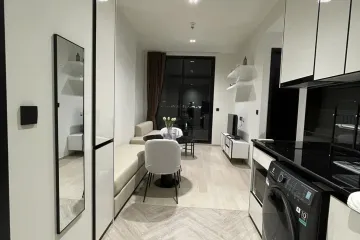 2 Bedroom Condo for sale in Bang Lamphu Lang, Bangkok near BTS Krung Thon Buri