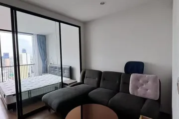 1 Bedroom Condo for sale in Silom, Bangkok near BTS Surasak