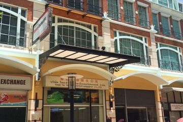 4 Bedroom Townhouse for sale in Silom, Bangkok near BTS Surasak