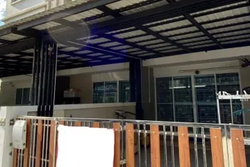 4 Bedroom Townhouse for Sale or Rent in Bang Chak, Bangkok