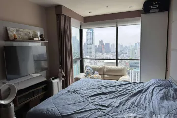 1 Bedroom Condo for sale in Silom, Bangkok near BTS Saint Louis
