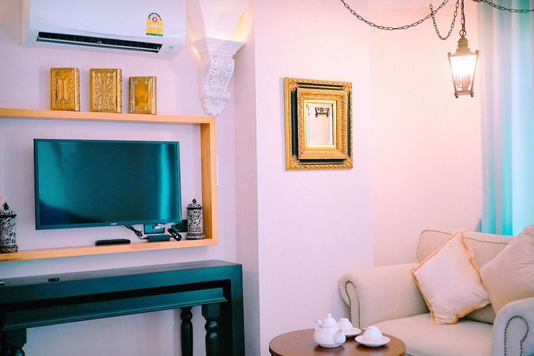 1 Bedroom Condo For Rent