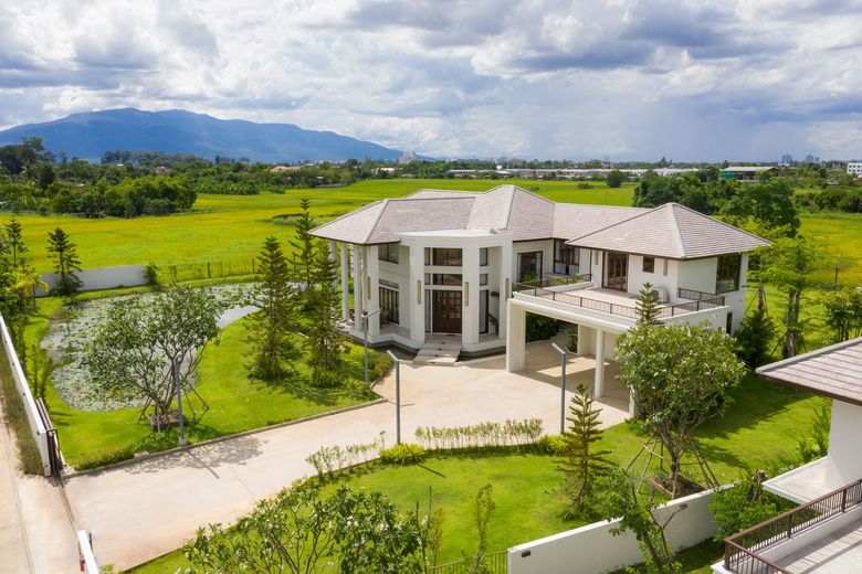 5 Bedroom Villa
