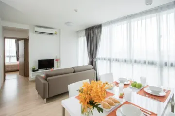 2 Bedroom Condo for rent in Talat Nuea, Phuket