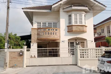 4 Bedroom House for sale in Saen Saep, Bangkok
